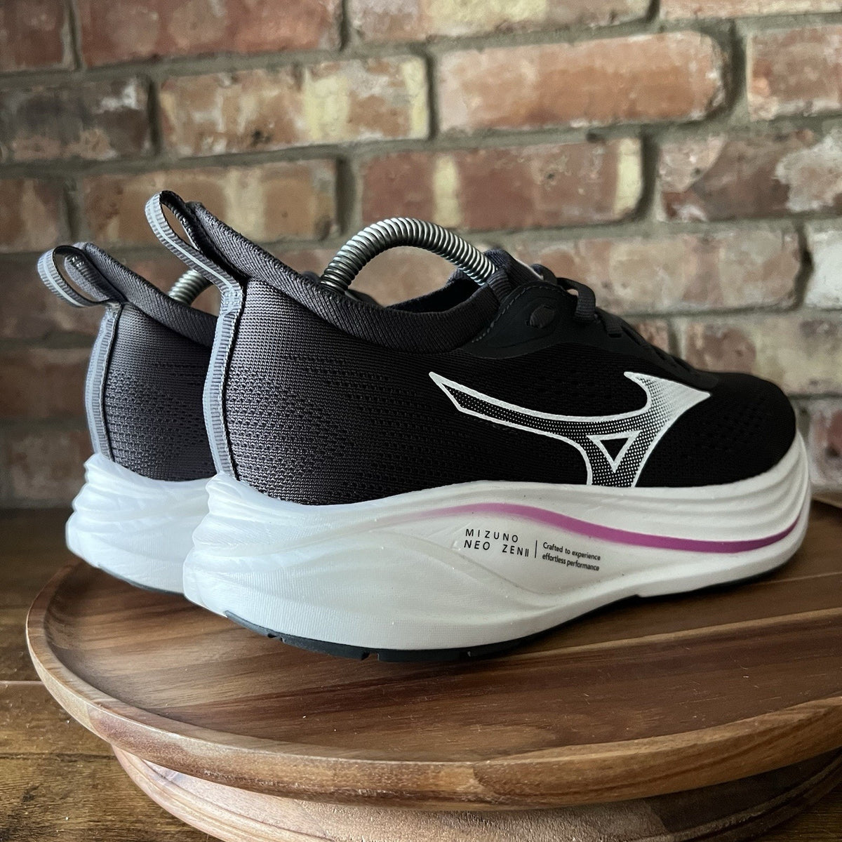 Mizuno Neo Zen Womens Size 10 Black Max Cushion Running Shoes Sneakers