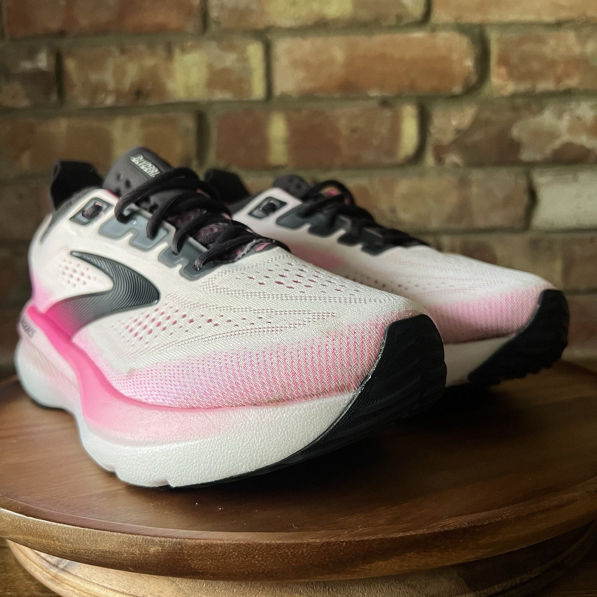 Brooks Glycerin 23 White Pink Max Cushion Women's 9.5 Neutral Running Shoes