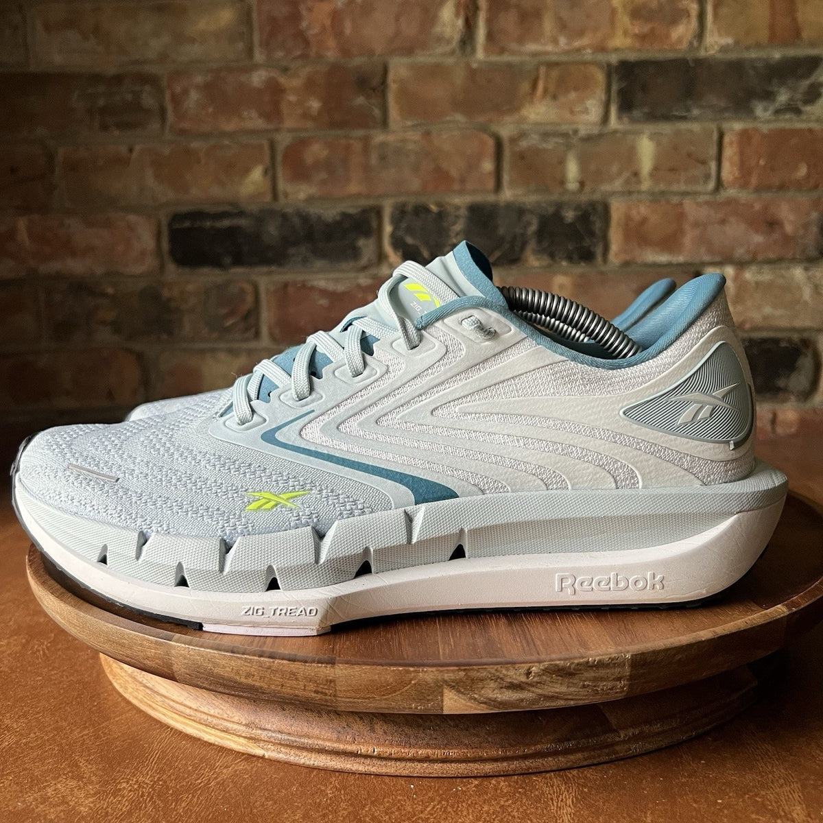 Reebok FloatZig Tread Ice Blue Women's 9 Running Cross Trainer Shoes Sneakers