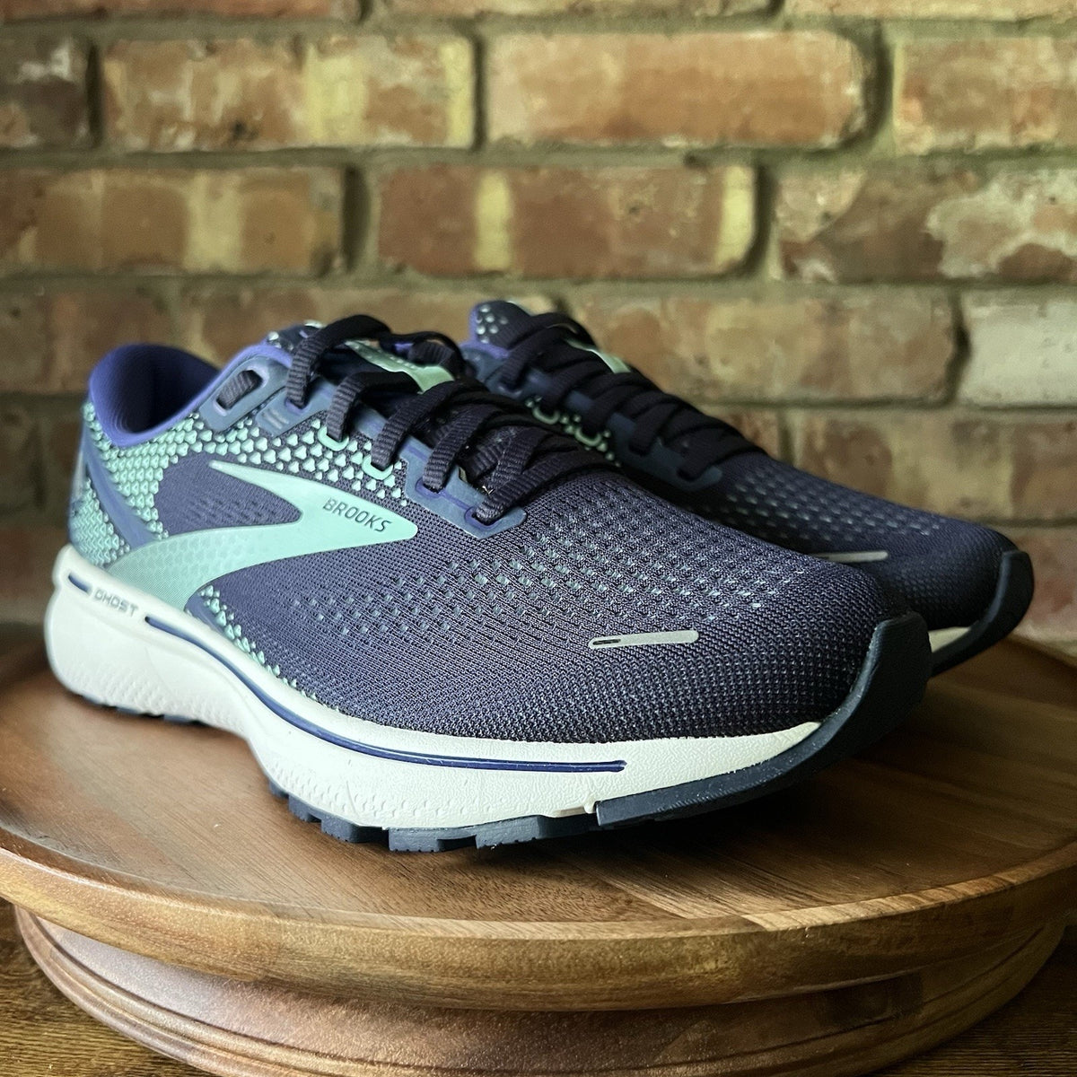 Brooks Ghost 14 Womans 9.5 Neutral Cushion Running Navy White Sneakers Shoes