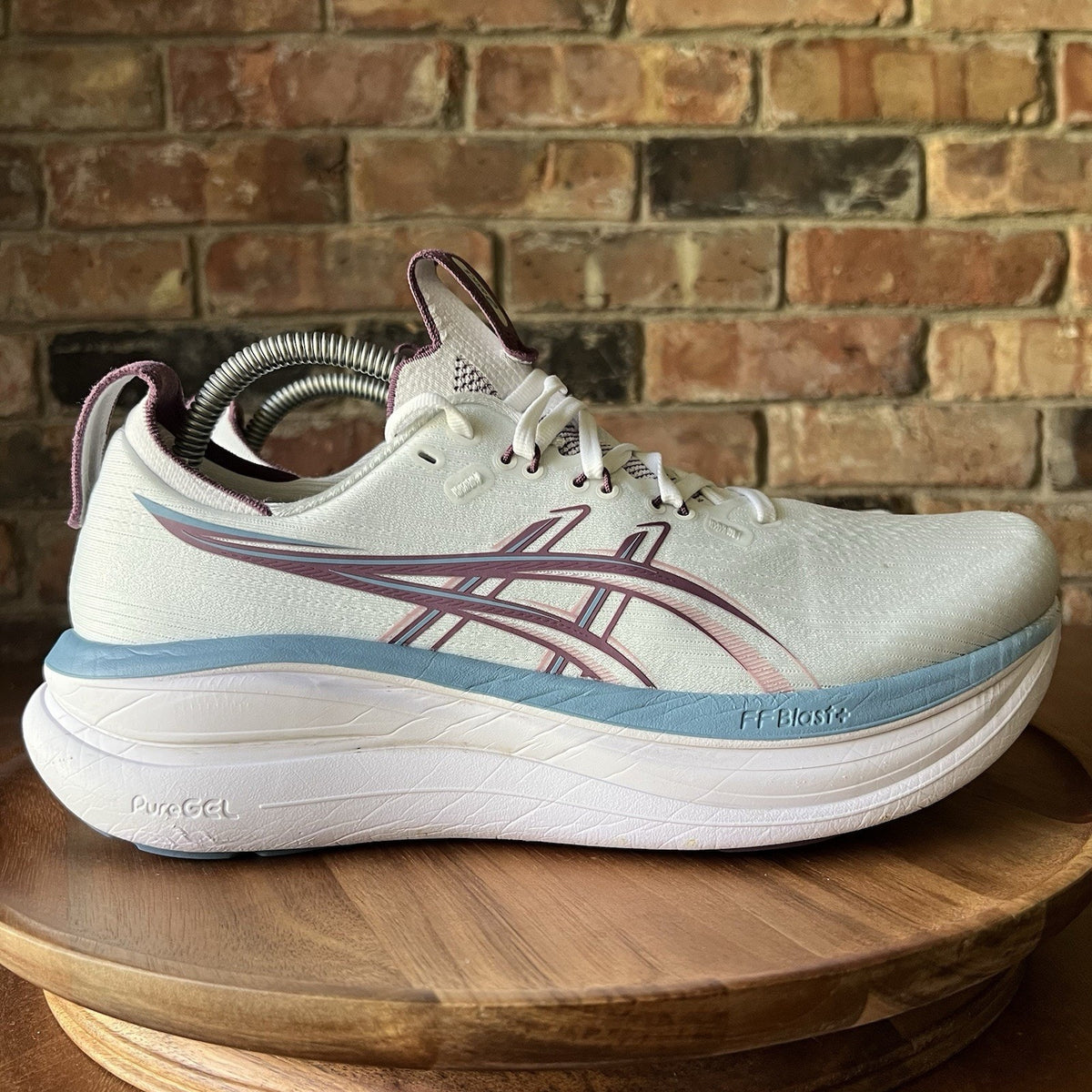 Asics Gel-Cumulus 28 Max Cushion Womens 10.5 White Blue Running Shoes Sneakers