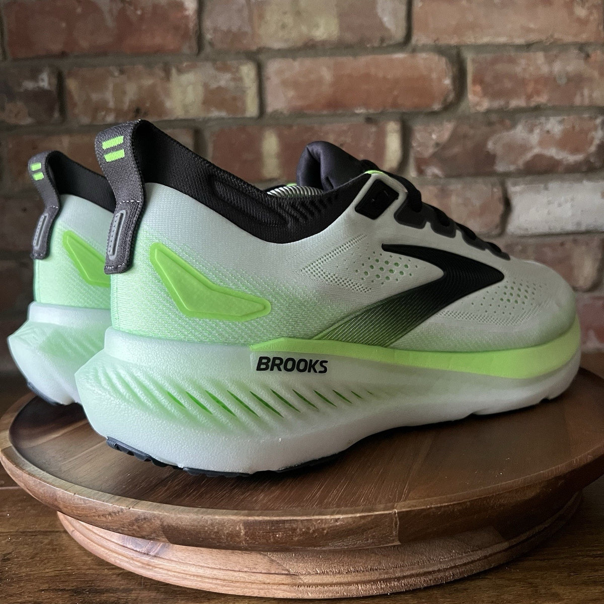 Brooks Glycerin 23 Plush Cushion Men’s 12.5 White Green Running Shoes Sneakers