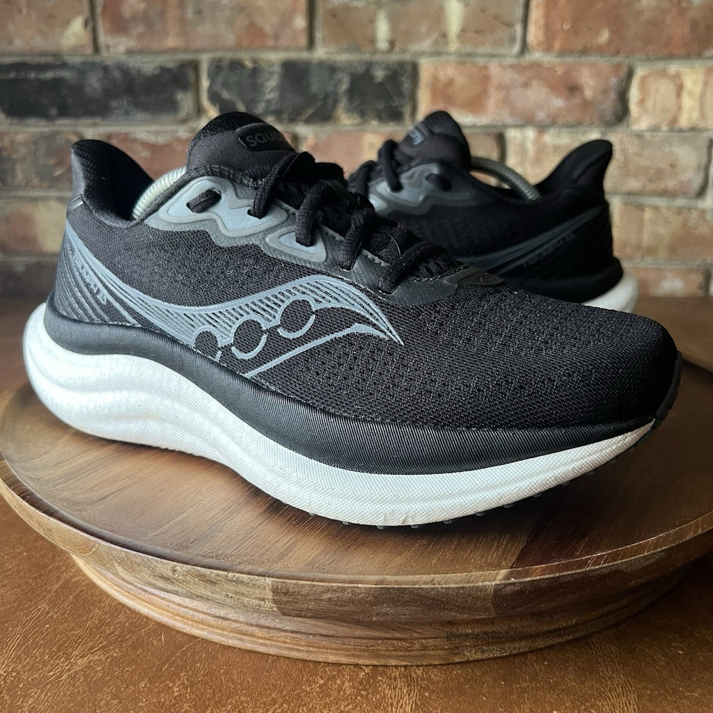 Saucony Triumph 23 Women's 7 Max Cushion Neutral Road Running Shoes Sneakers
