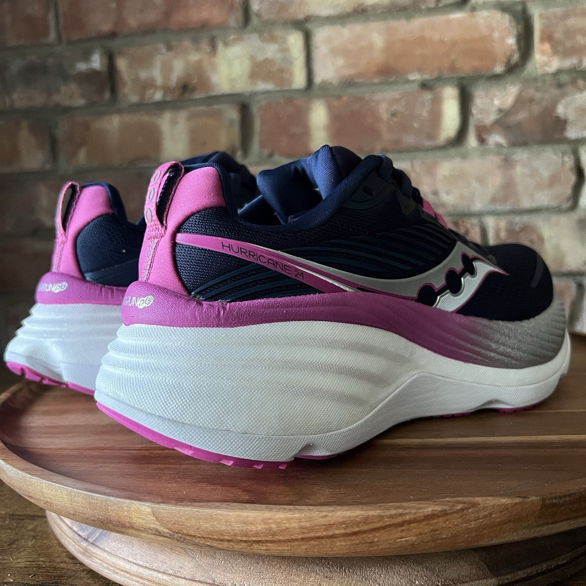 Saucony Hurricane 24 Stability Max Cushion Blue Pink Running Shoes Womens 5