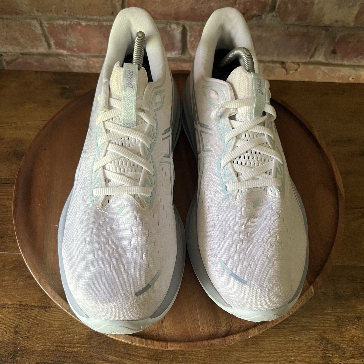 Asics Gel Cumulus 26 Mens 11 Gray White Max Cushioned Running Shoes Sneakers