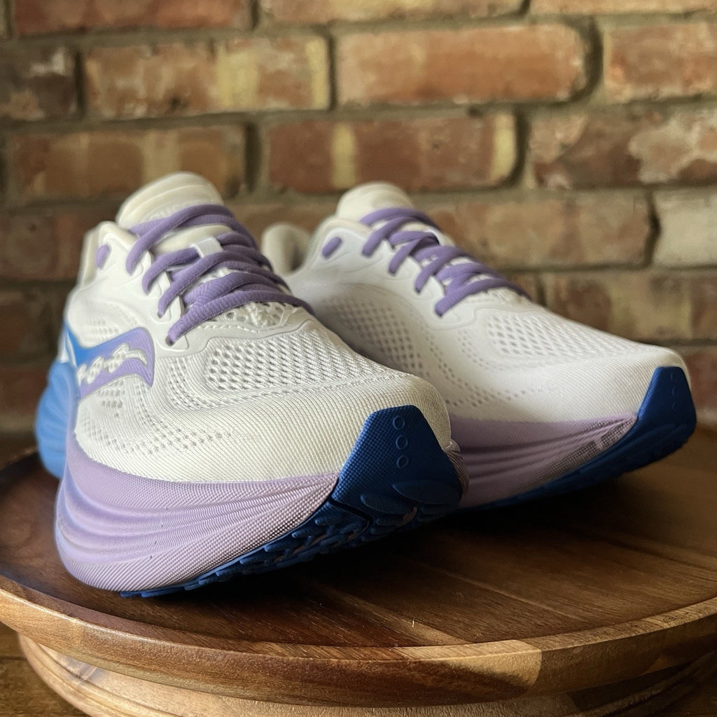 Saucony Triumph 24 Women's Size 7 Blue Max Cushioned Running Shoes Sneakers