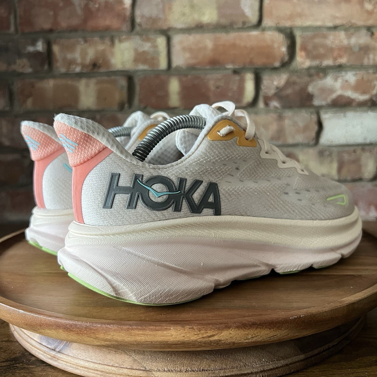 Hoka One One Clifton 9 Women's 7 Max Cushion Vanilla Running Shoes Sneakers